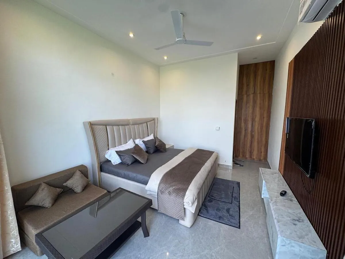 Galaxy Aravali Farm Vila Gurgaon 0*,